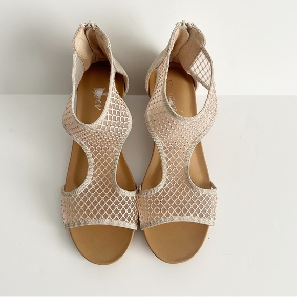 Chic Cream Open-Toe Sandals - Picture 3 of 10